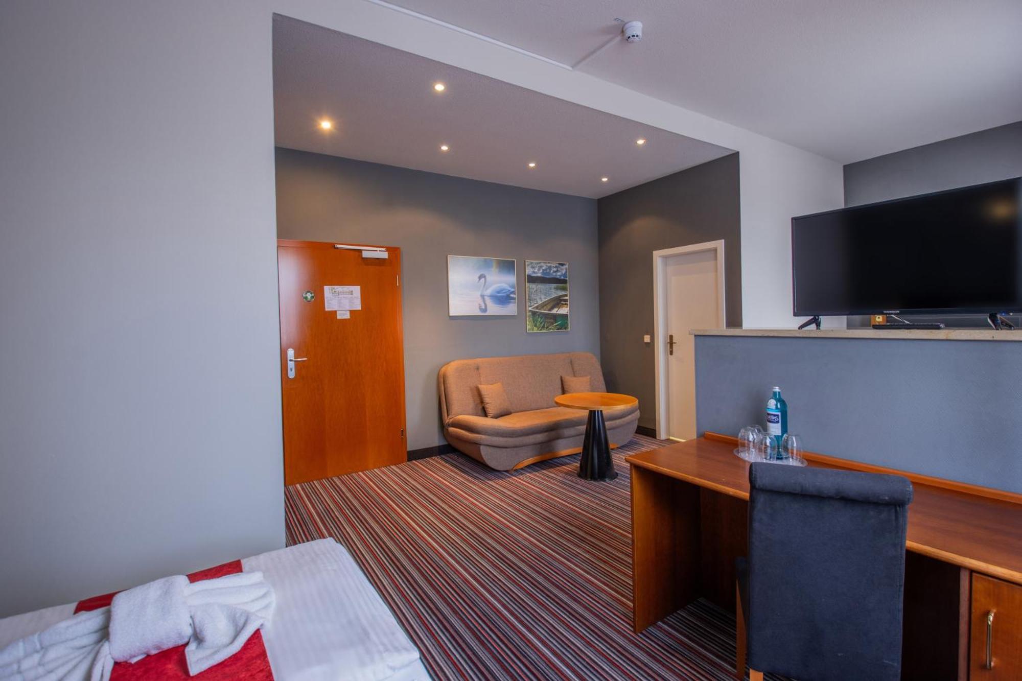 Seehotel Brandenburg An Der Havel Brielow Exterior photo